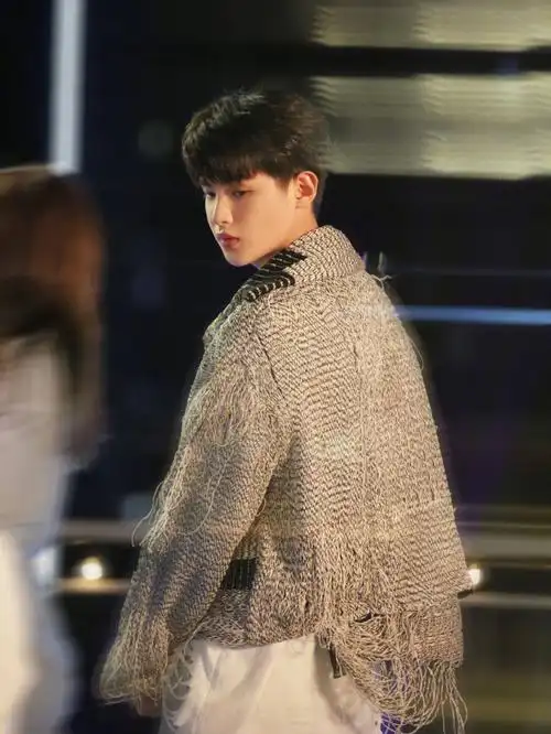 我好爱nana们别打我,真的说实话,黄明昊绝对是我理想型男友,又帅又甜