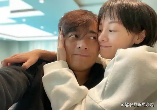 陈龙看着家里欢声笑语一时有些感动,为了感谢妻子地辛苦付出,陈龙决定