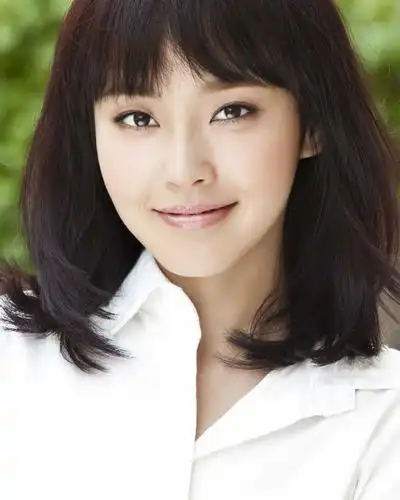 求演员张佳宁短发照片