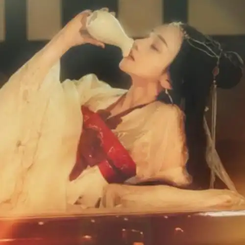 高清伤感悲伤喝酒图片女头,女生头像图片