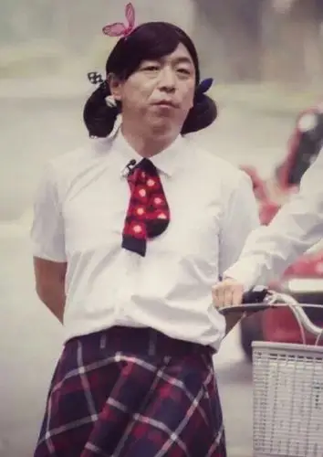 男扮女装扮得最丑的六大男星,有的丑得不忍直视!