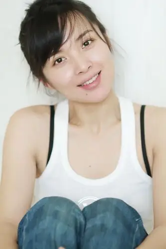 李佳的嘴性感还是赵薇的嘴性感还是董洁的嘴性感她们谁的嘴亲起来最