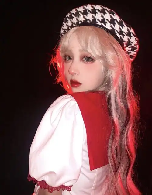 网红机智张脸白手黑,被嘲妆感假面,直播自认开滤镜