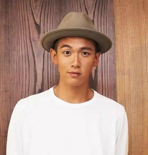 微整形 > 正文  年初还专门写过一篇柯震东同学吸毒风波之后颜值的