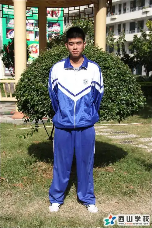 福建西山学校2014年职专部高二(3)班卢泽斌挂历照