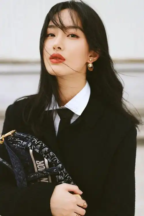 复古美人杨采钰