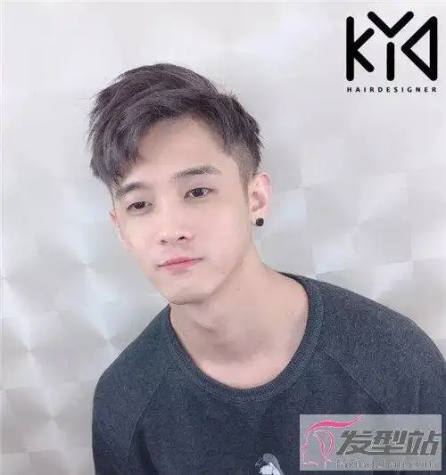 男生短发剃两边发型魅力男生发型指南