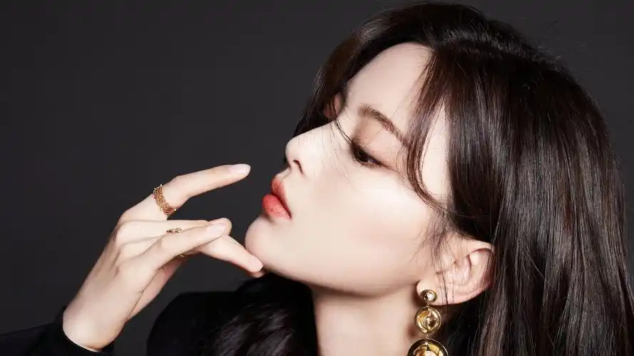 村民们都收藏了哪些杨超越1080p以上分辨率的电脑桌面或者手机壁纸?