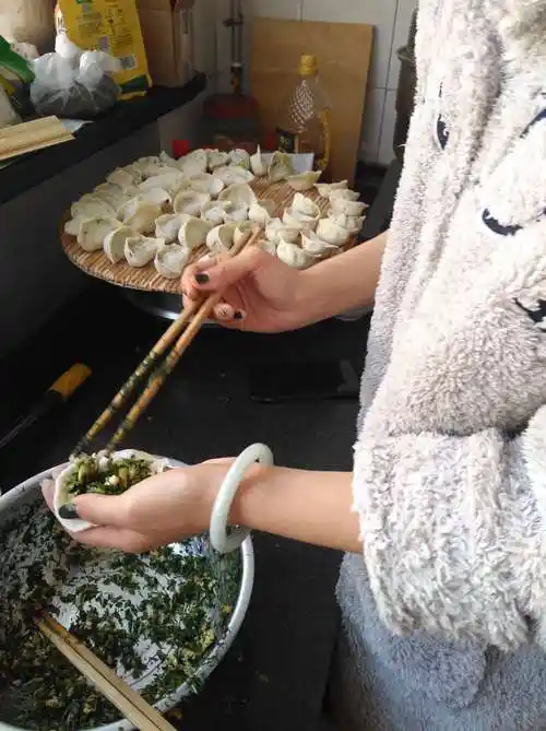 包饺子