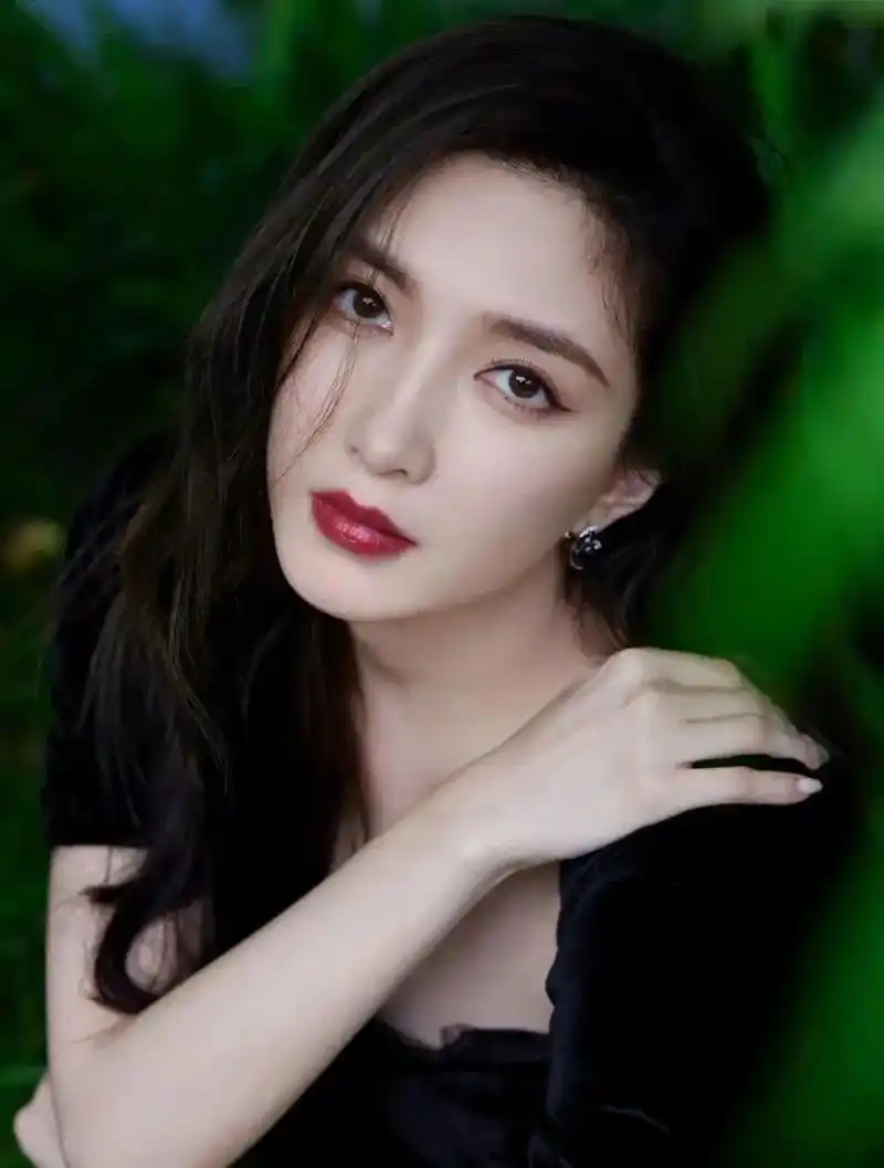 中国演员江疏影 - 抖音