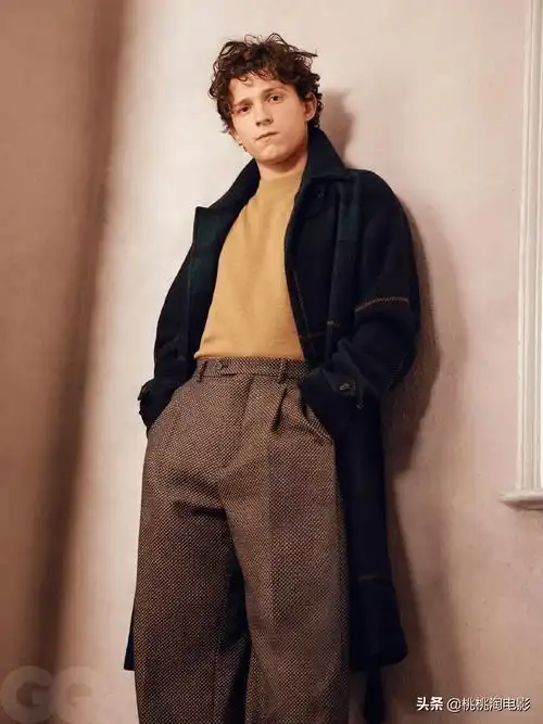 组图:"蜘蛛侠"汤姆·赫兰德成gq"年度男士",邻家少年初长成