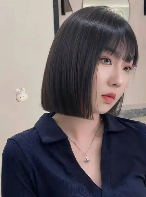 高考后剪一款"超a高级感十足的一刀切短发"真的绝绝子!