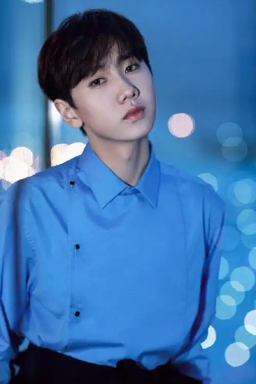 汪苏泷超话#汪苏泷today#窗外总有风景你记住风景照片记住你shirt