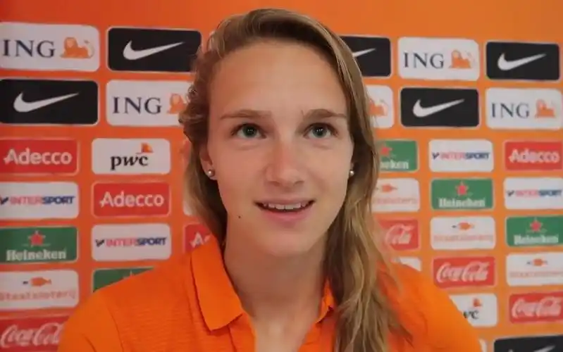 荷兰女足 薇薇安.米德玛11问 (2017年)