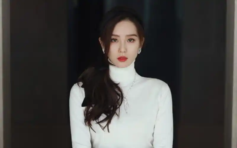 刘诗诗甜美写真图片-美女壁纸-高清美女图片-娟娟壁纸