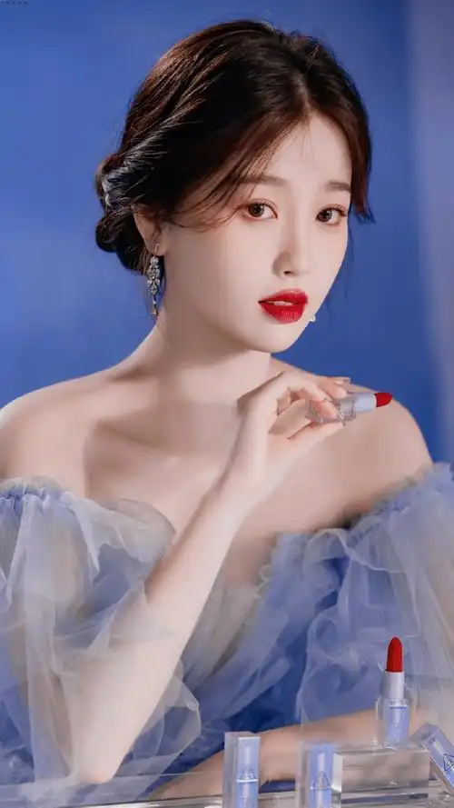 虞书欣蓝色公主纱裙造型