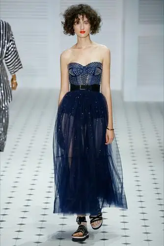 temperley london(坦波丽·伦敦)于伦敦时装周发布2018春夏系列