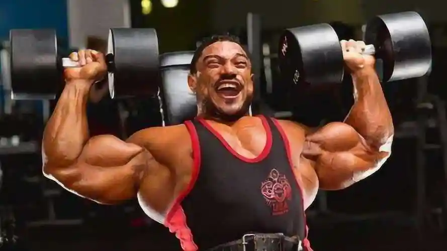 健美界第一巨兽"大萝莉" 身高1米7肌肉秒杀众人