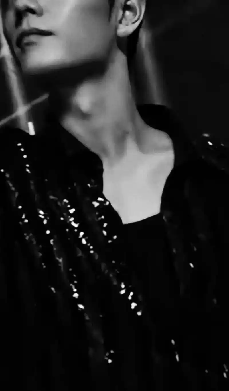 我想在他脖子上种满草莓#肖战 - 抖音