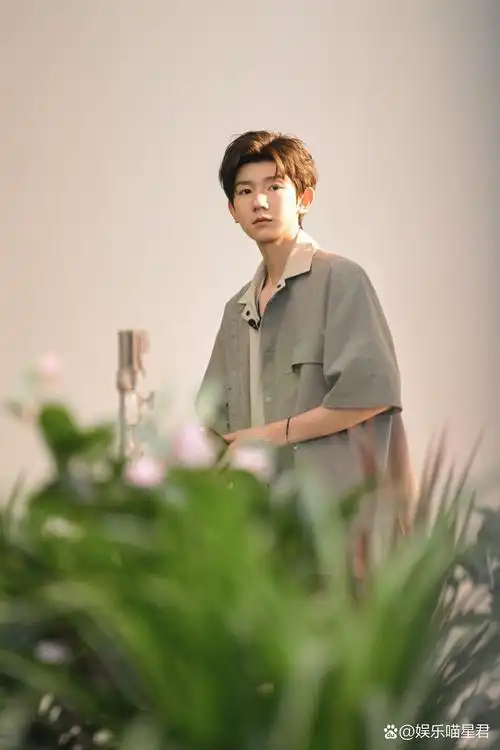 还记得当年那个稚气未脱的王源吗?他现在变成啥样了呢?