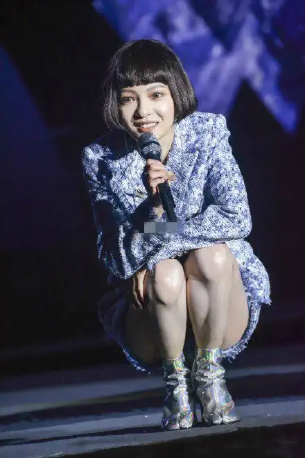 张韶涵新造型走偏,短发齐刘海,怎么看都很尴尬