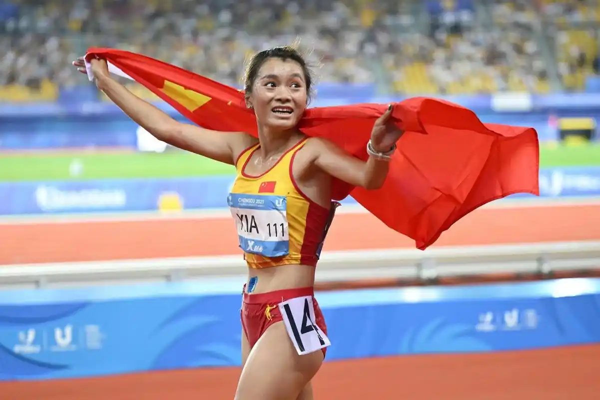 夏雨雨:以贫寒之躯铸冠军之梦,从万米冠军到清华研究生的冠军梦
