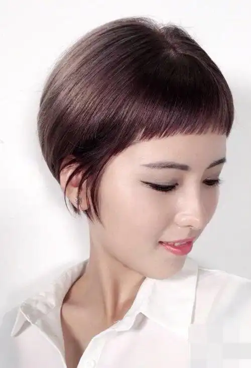 女生剪姬发式短头发造型 潮味十足女生短发图片