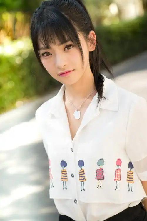 sing林津伊写真清新美好明眸皓齿似拍牙膏广告