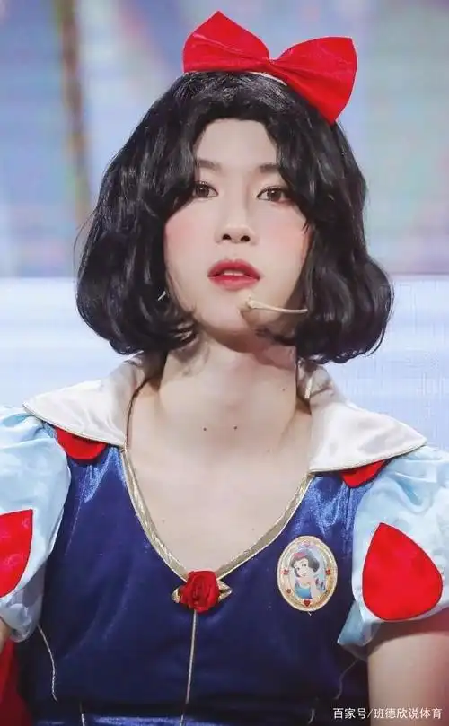 范丞丞cos"白雪公主",看到效果后,简直不敢相信这是男生!
