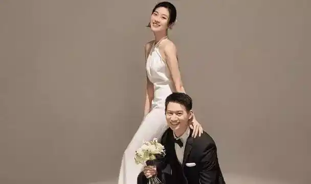 恭喜国乒世界冠军大婚妻子是军人马龙樊振东祝福陈玘证婚