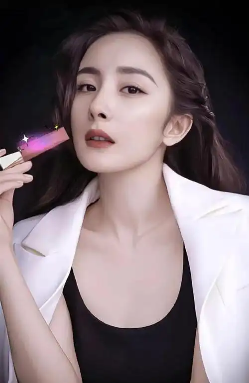 百变性感女王杨幂今日高清无码写真图集_网易订阅