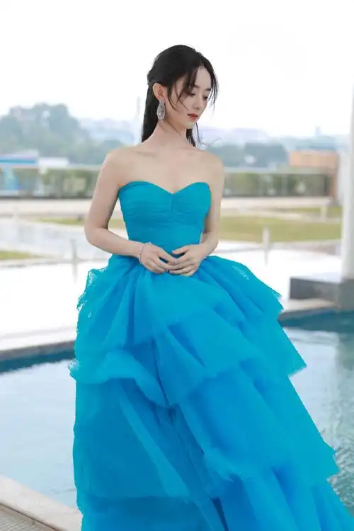 赵丽颖蓝色公主裙