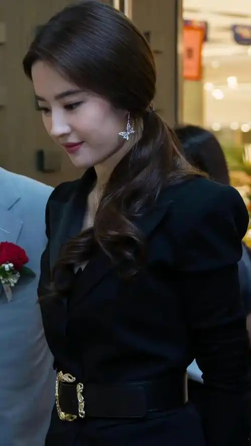 刘亦菲参加某活动现场高清生图神仙姐姐名不虚传高清