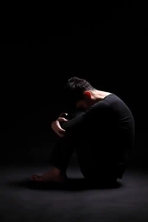 男人真分手时,哪些细节透露出不再回头的决心?