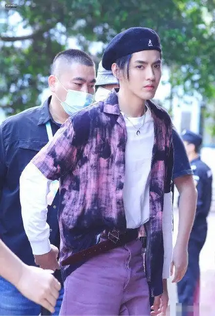 吴亦凡助阵《创造营》,排场太大了!仅包机费用就超40万