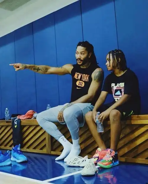 天赋强过詹皇儿子罗斯特训9岁儿子曝光网友这年纪个子很高