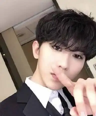 明星卸妆后易烊千玺58分,王俊凯77分,蔡徐坤233分