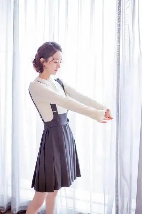 赵丽颖白色连衣裙优雅(h型身材代言人赵丽颖)(5)