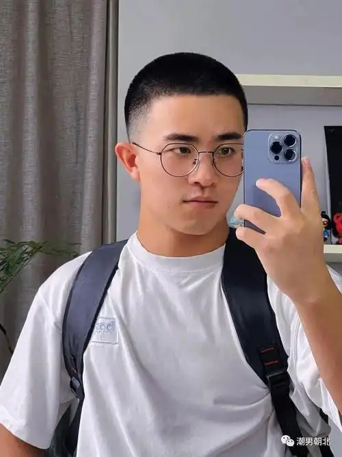 男生最帅气的3款短发造型2022夏天就这样剪颜值蹭蹭涨