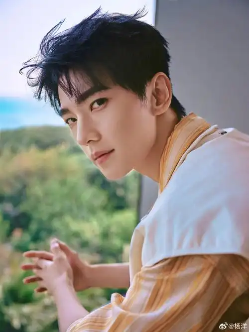 早安～@杨洋  9499 9499    复制文案评论本条微博(可根据