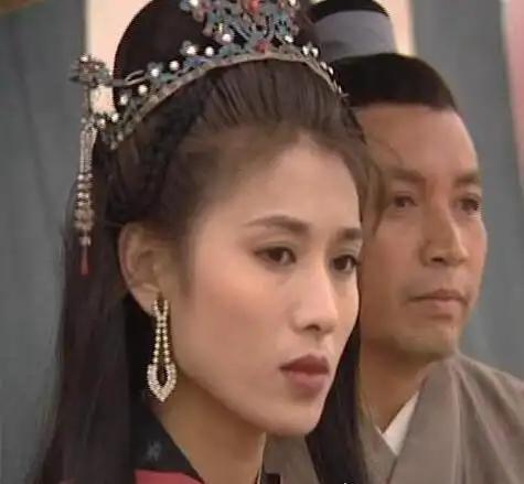 今天为大家介绍的郑爽,她是98年央视首播的《水浒传》里一丈青扈三娘