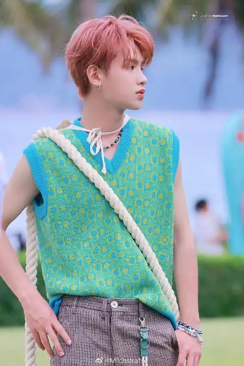 黄明昊[超话]#hmh#黄明昊新歌u# 你是往.