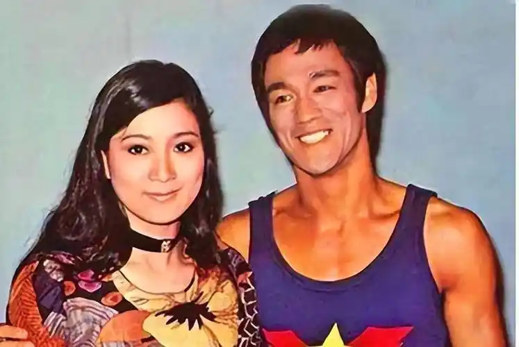 原创同样是向华强的基因把丁佩和陈岚的孩子一对比差距就出来了