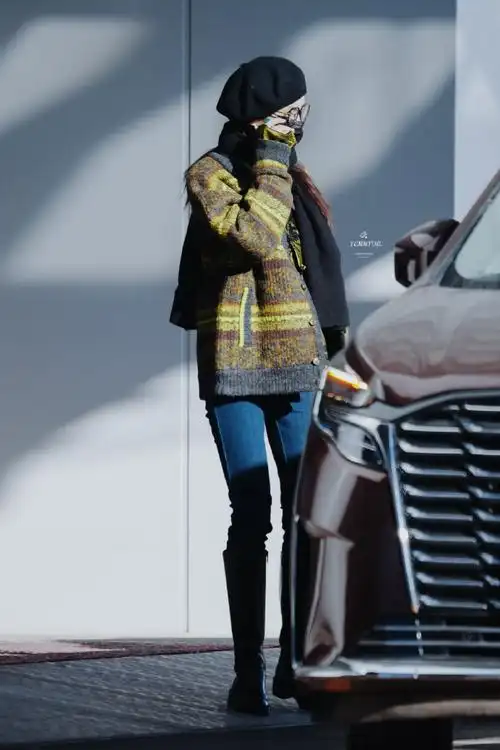 杨幂私服##杨幂北京出发穿搭##今日星拍放送