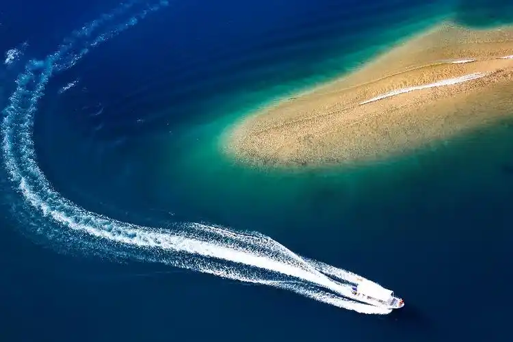 提到沙特阿拉伯,除了石油王国之外,大家想到最多的可能就是沙漠,但