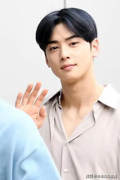 "南韩神颜"车银优的"美貌近况":脸蛋,身材都是天才