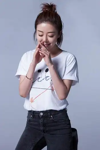 安又琪投身公益呼吁关爱自闭症儿童