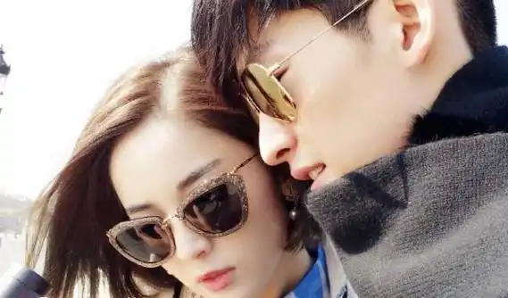 张翰郑爽被曝复合后,迎来首次同台现身?两人出场方式引泪奔