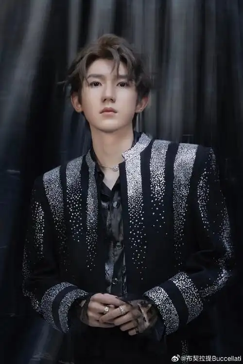 thebuccellatimoment#@tfboys-王源佩戴buccellati作品演绎意式儒雅.