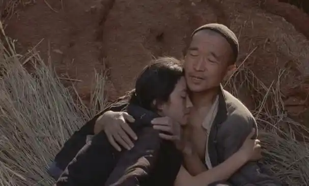 巩俐《菊豆》剧照和李保田